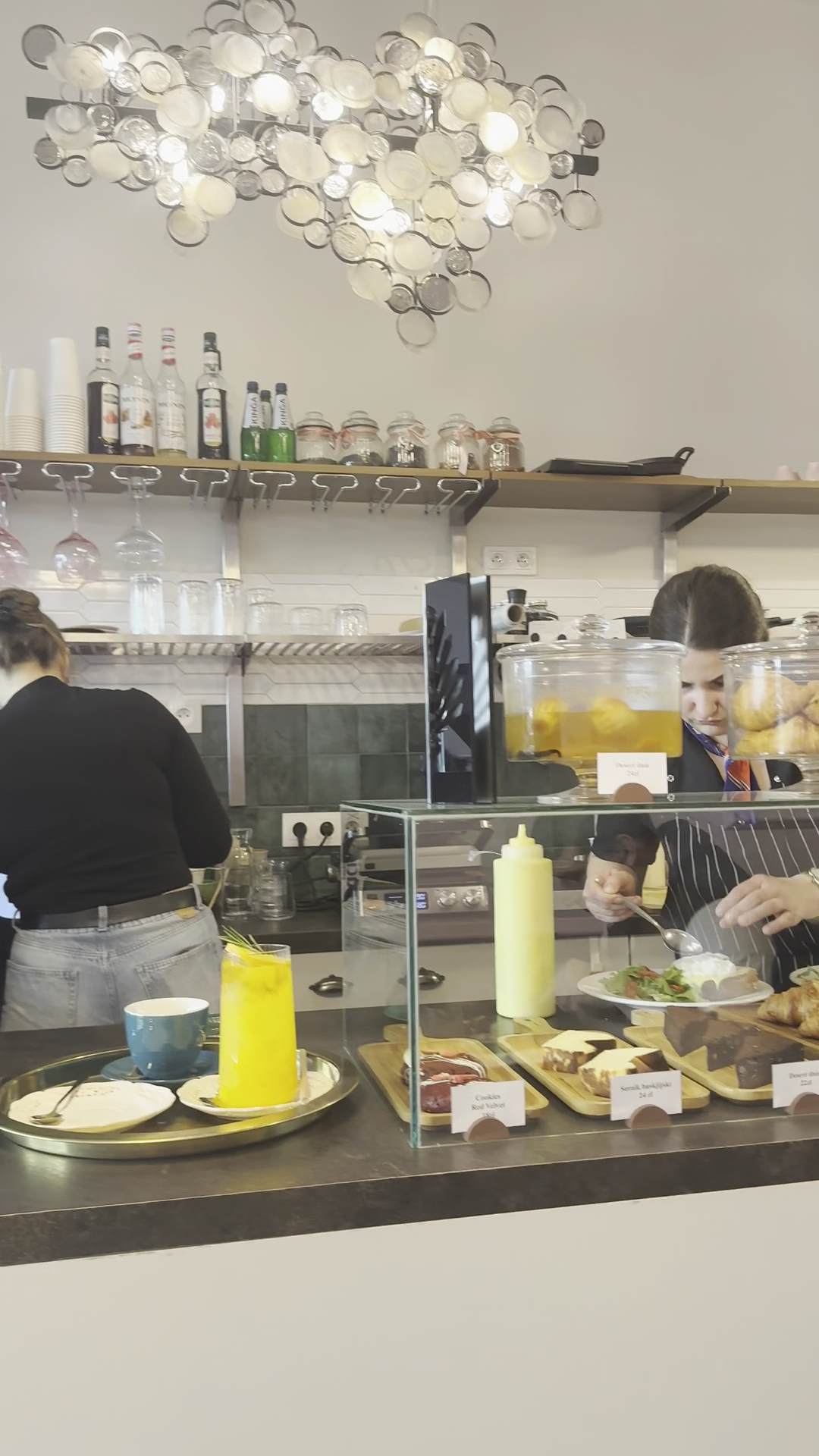 Café Pompidu interior counter